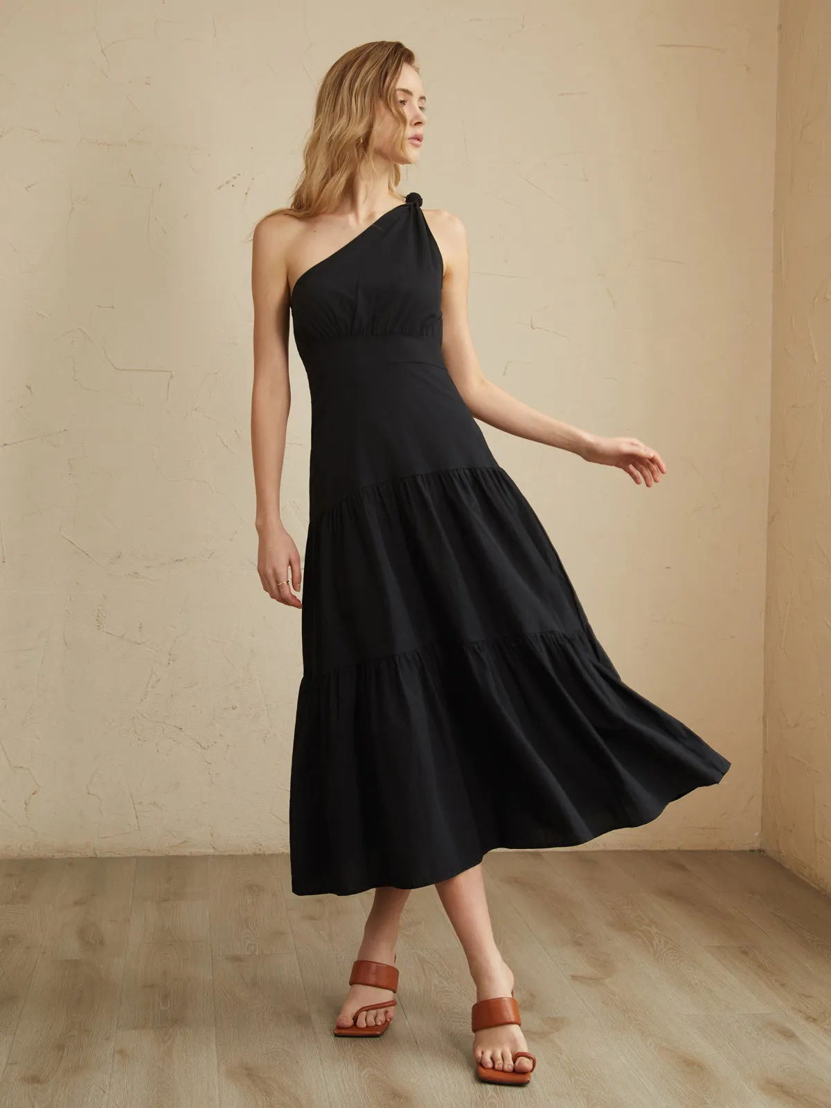 Asymmetric Shoulder Graceful Knotted Midi Dress