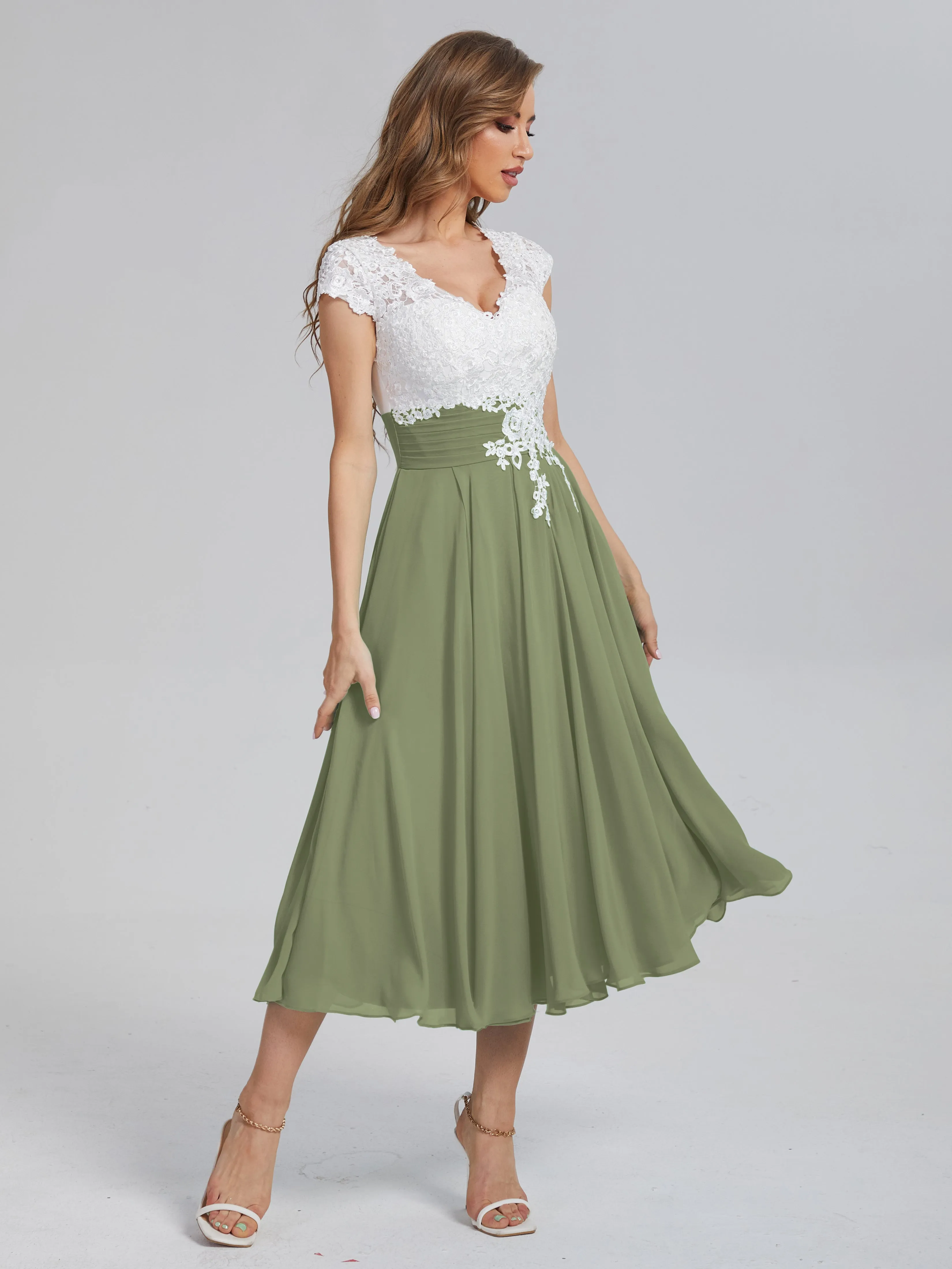 Graceful Lace Tea Length Chiffon Mother of the Bride Dresses